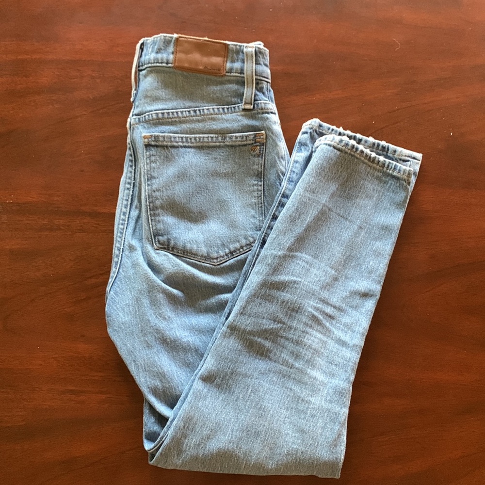 Madewell Classic Straight Jeans in Nearwood Wash